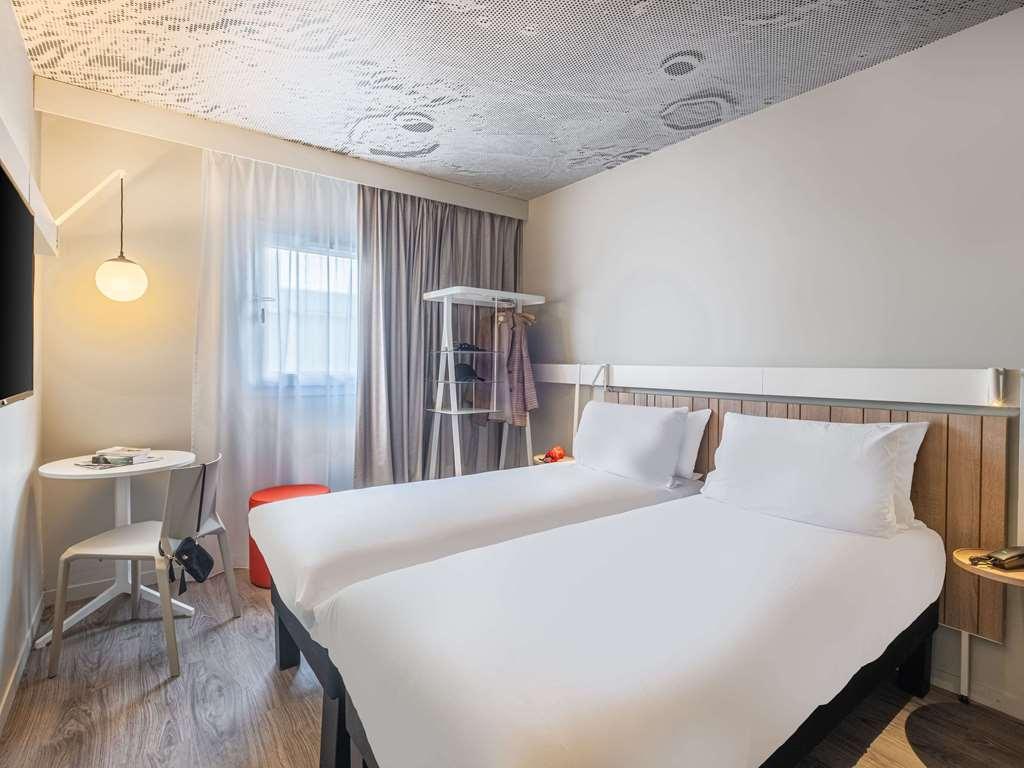 Отель Ibis Nantes Трейер Номер фото